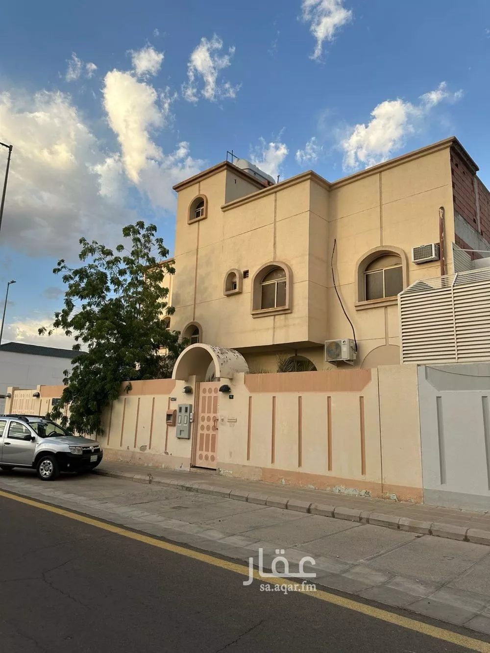 شقة 11 غرف في الاسكان 3