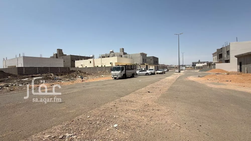 أرض 800 م² في السكب 4