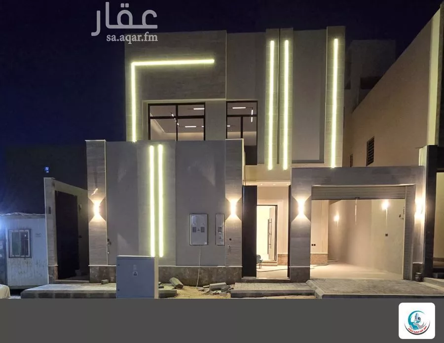 فيلا 8 غرف في الشرق 1