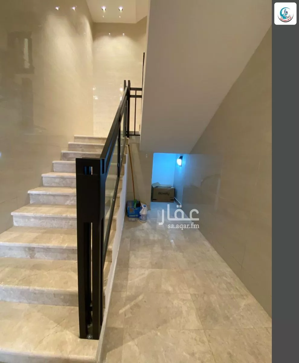 فيلا 10 غرف في الملك فهد 3