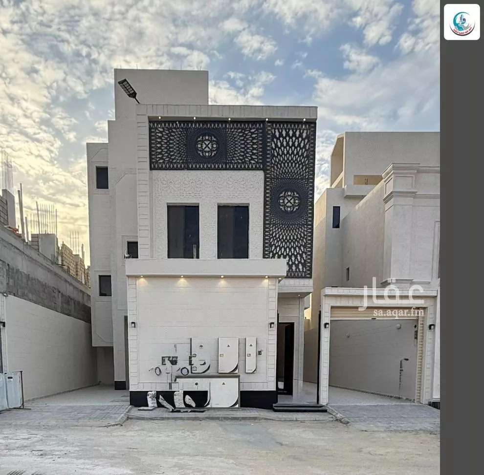 5 bedroom floor in Ash Sharq 1