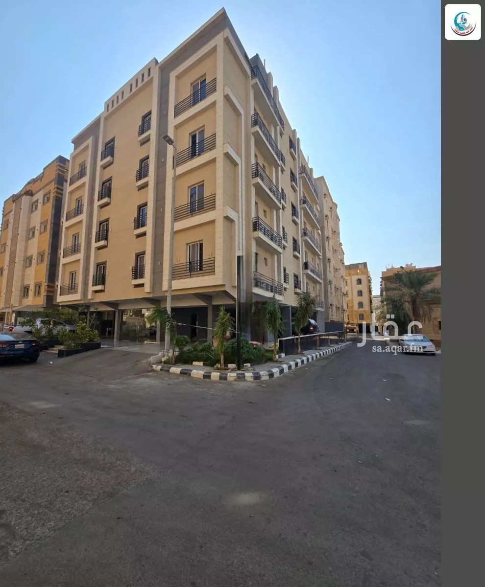 شقة 6 غرف في الريان 2