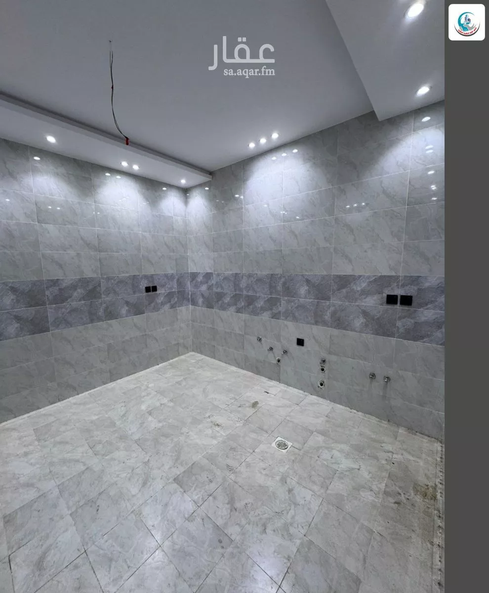 8 bedroom villa in Al Khumrah, Jeddah 9