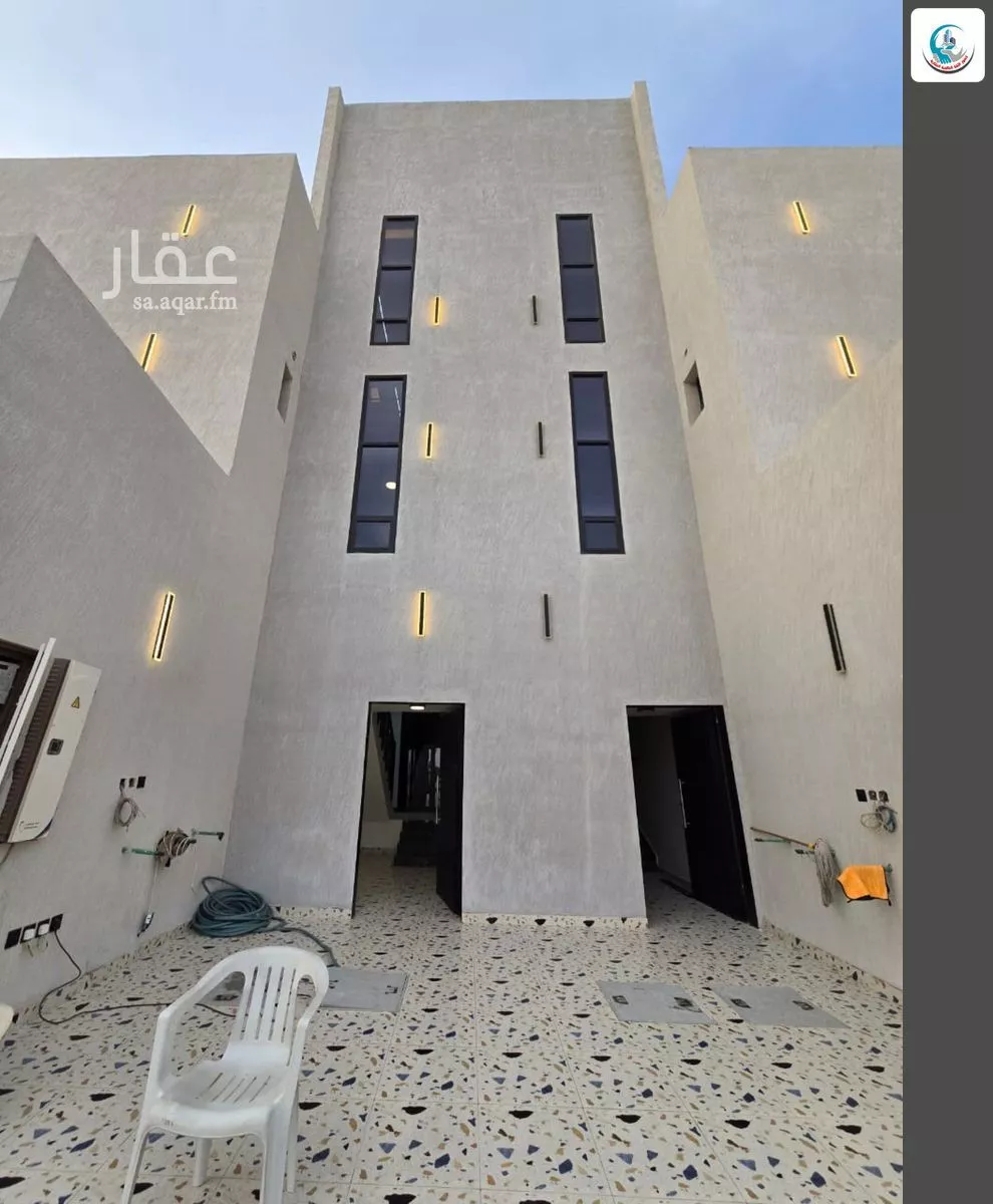 5 bedroom floor in Ash Sharq 2