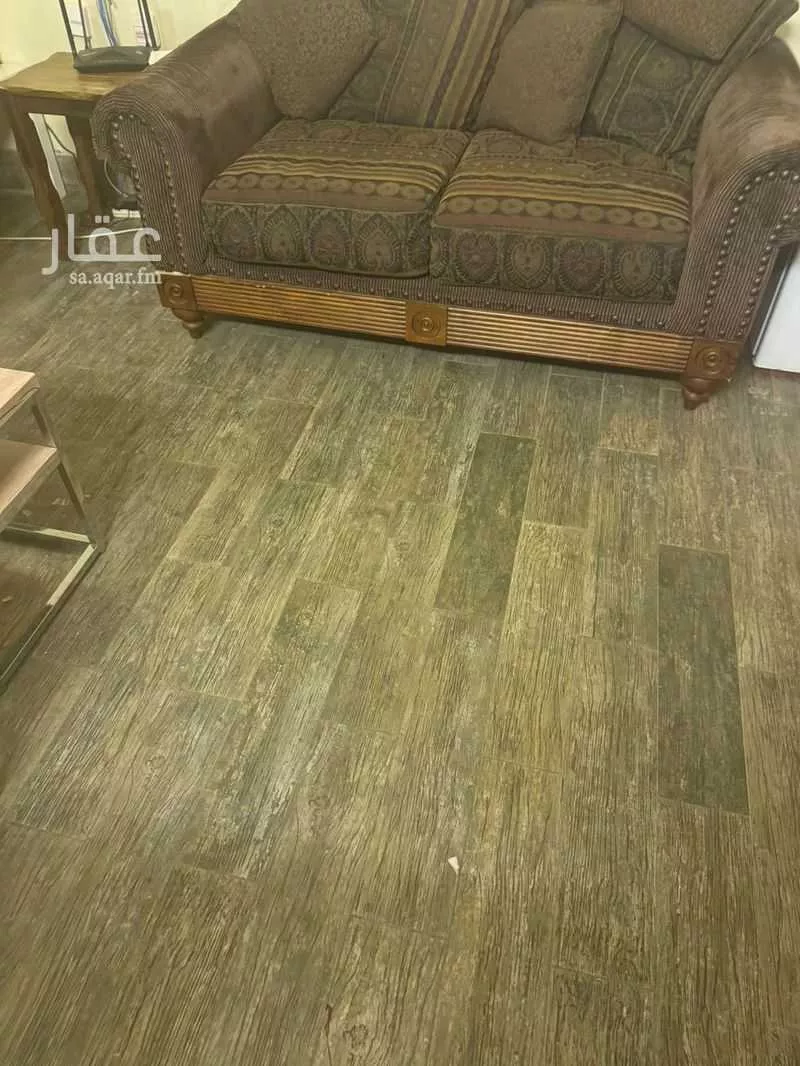 شقة 7 غرف في السعادة 5