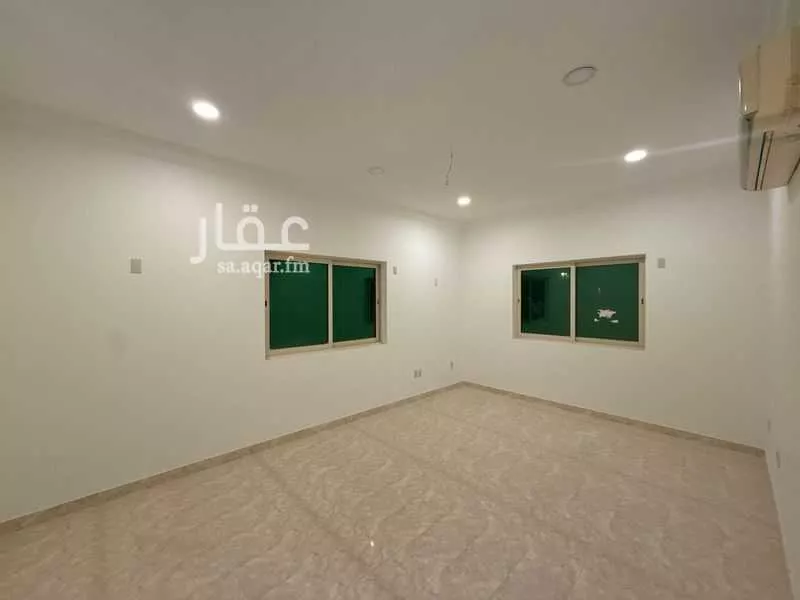 8 bedroom villa in East Beach 4