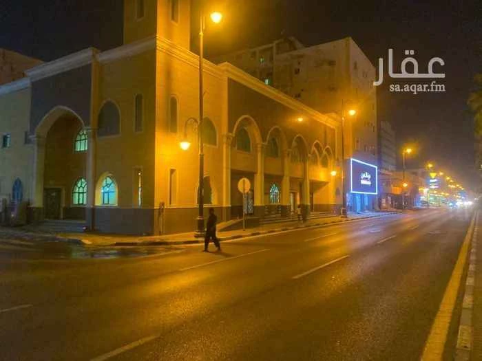 640 sqm shop in Al Rabie 4