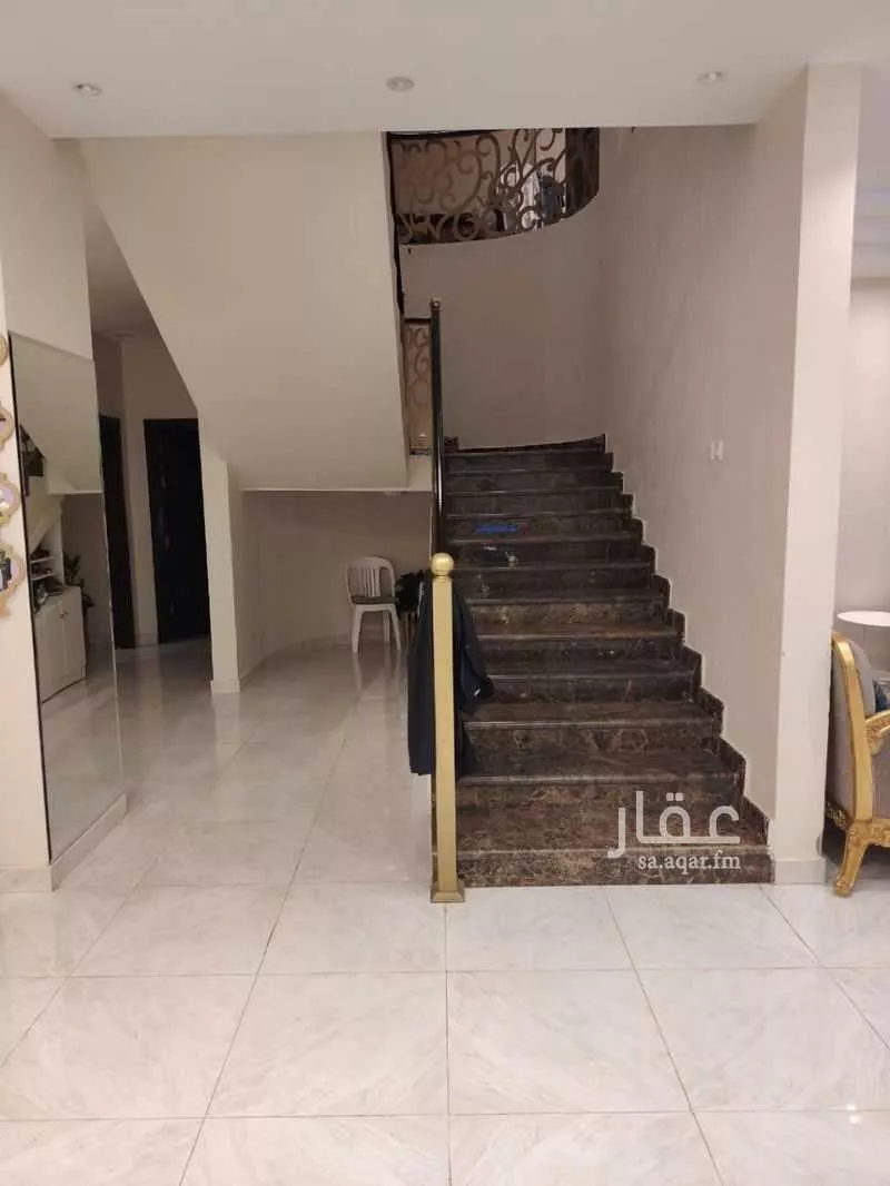 شقة 7 غرف في النرجس 4