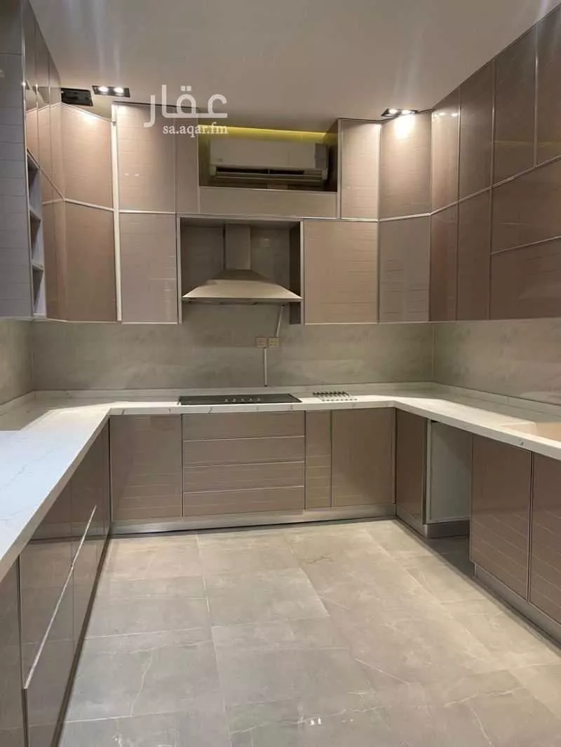 فيلا 4 غرف في العارض 4