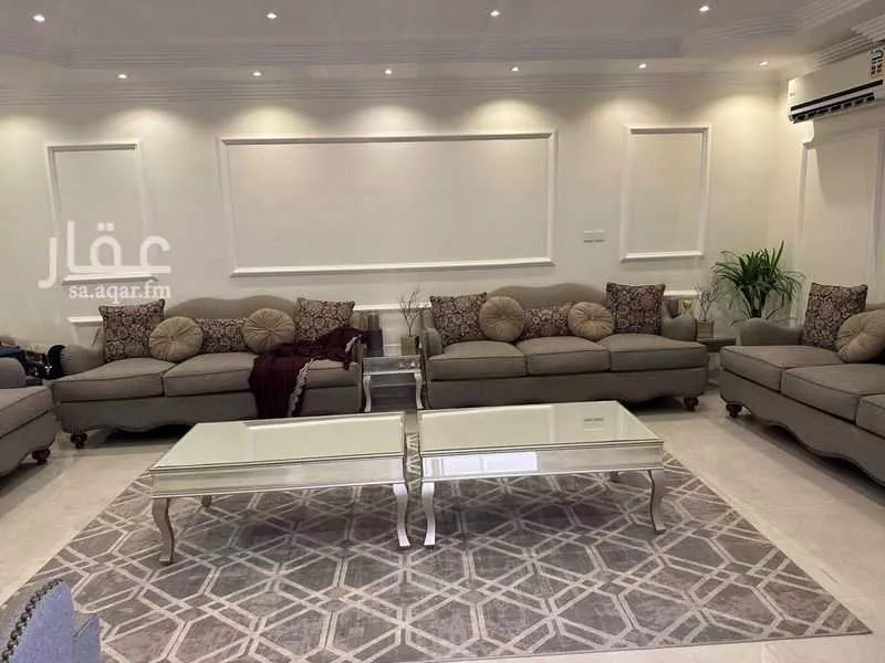 4 bedroom villa in Al Malqa 3