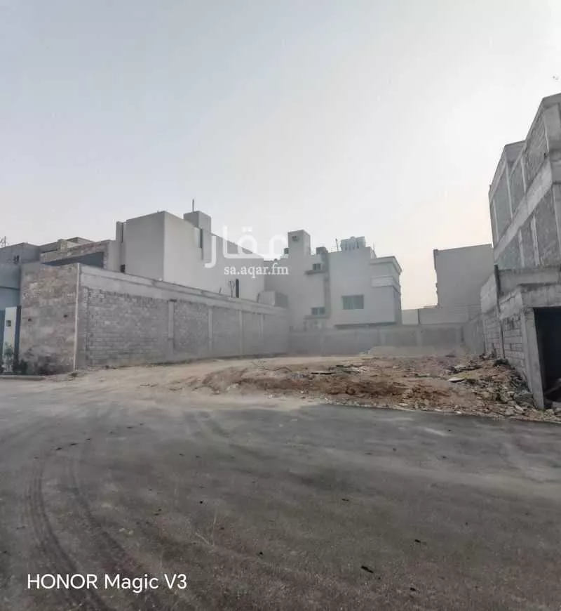 أرض 425 م² في النخيل 2