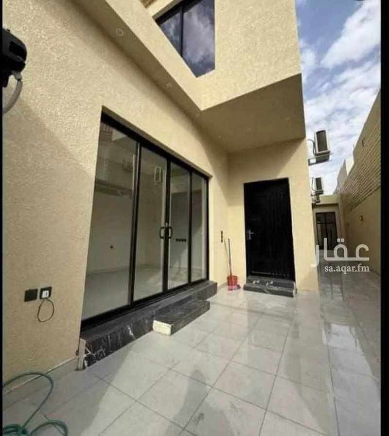 8 bedroom villa in Al Yarmouk, Riyadh 5