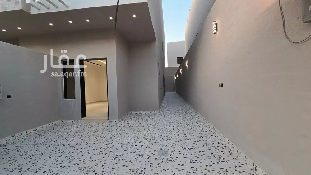 فيلا 4 غرف في طيبة 2