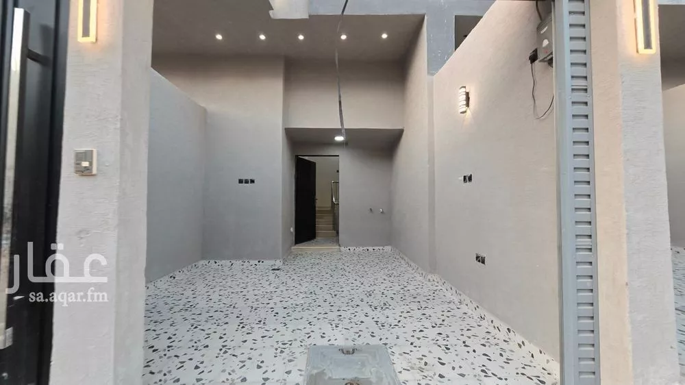 فيلا 4 غرف في طيبة 5