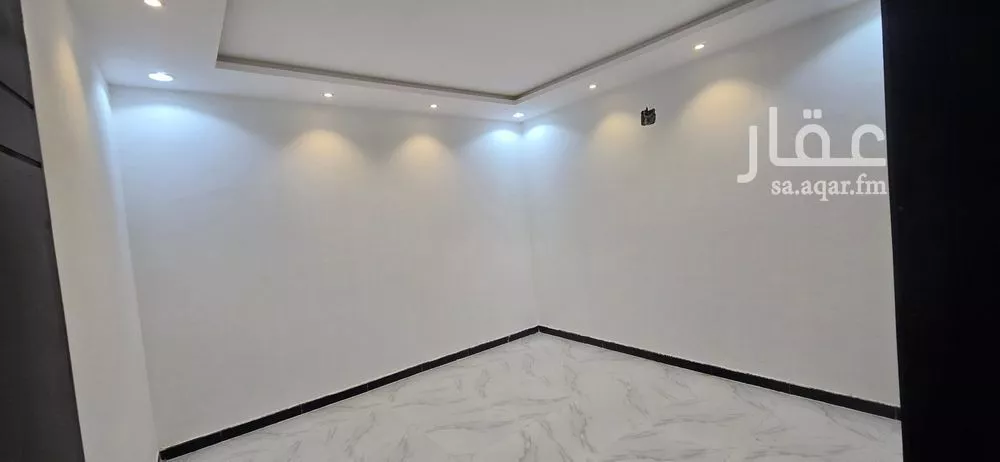 فيلا 5 غرف في بدر 4