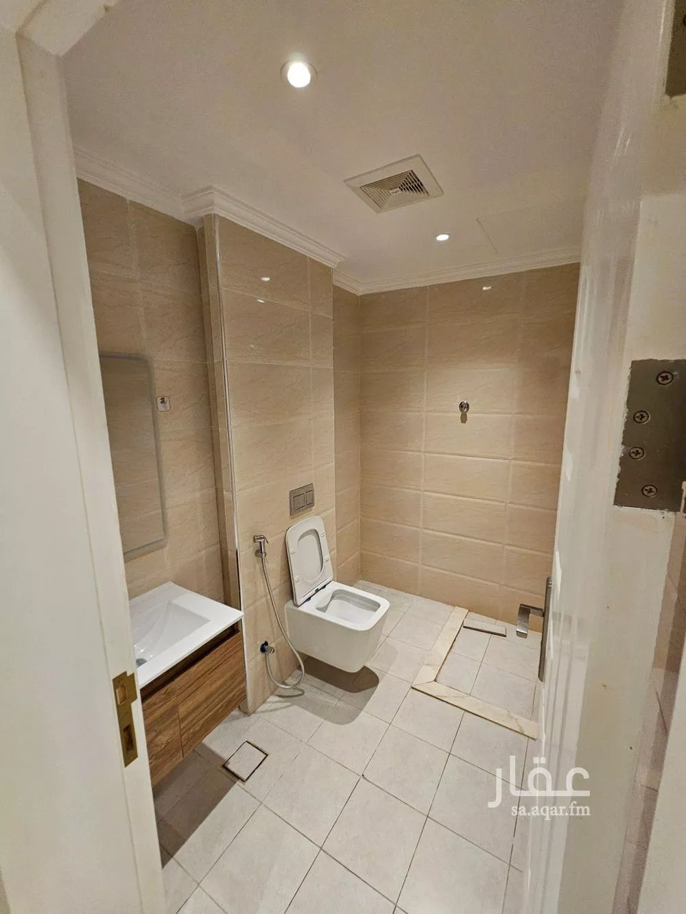 5 bedroom villa in Al Rakah Ash Shamaliyah, Eastern Province 7