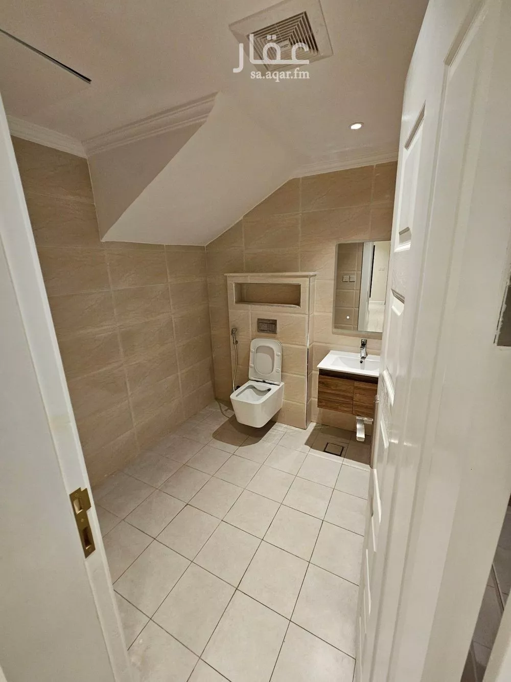 5 bedroom villa in Al Rakah Ash Shamaliyah, Eastern Province 9