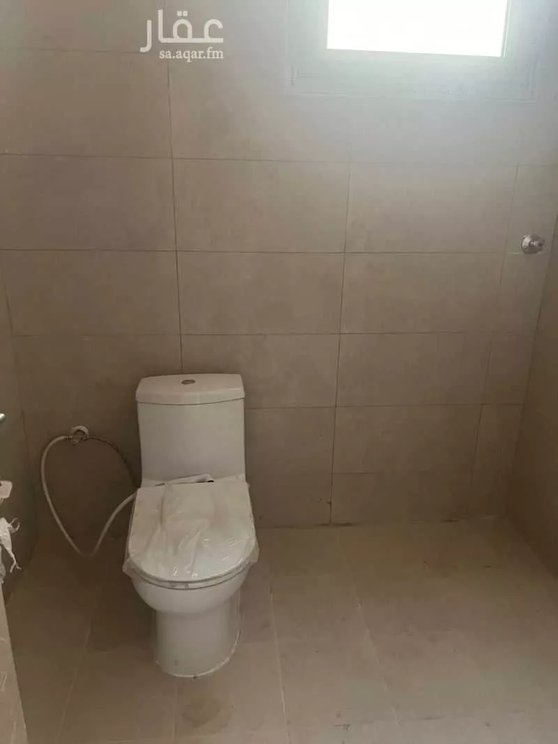 عمارة 2450 م² في السلي 4