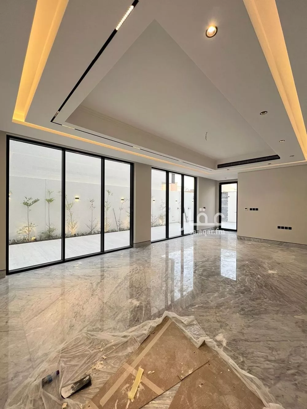 فيلا 6 غرف في الملقا 4