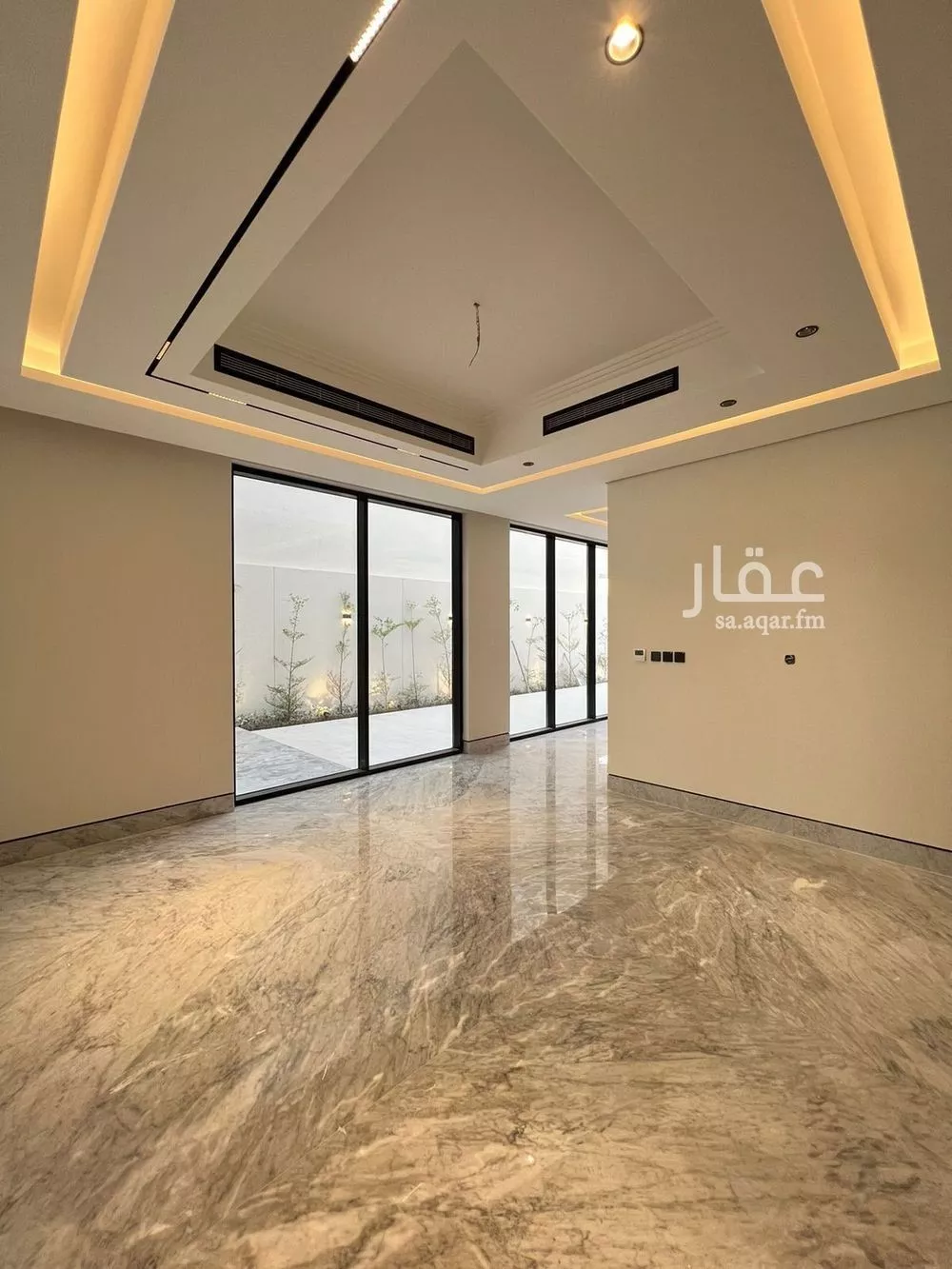 فيلا 6 غرف في الملقا 3