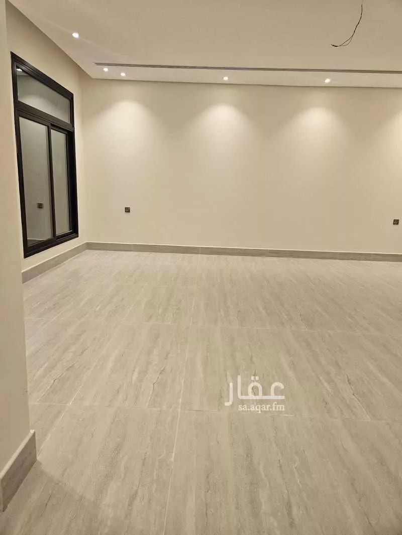 فيلا 7 غرف في السيف 2