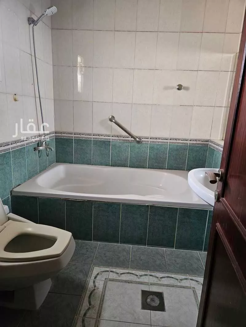 فيلا 7 غرف في الراكة الجنوبية 5