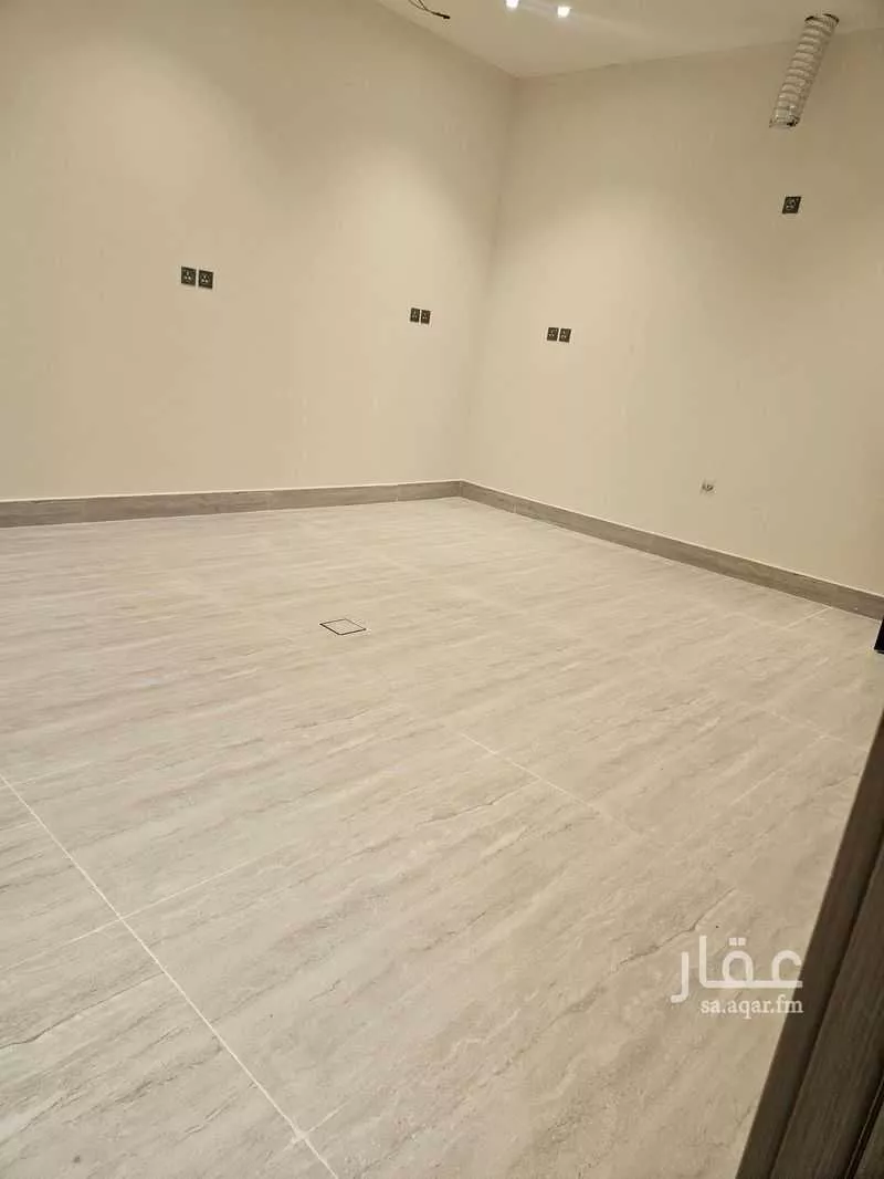 فيلا 7 غرف في السيف 5