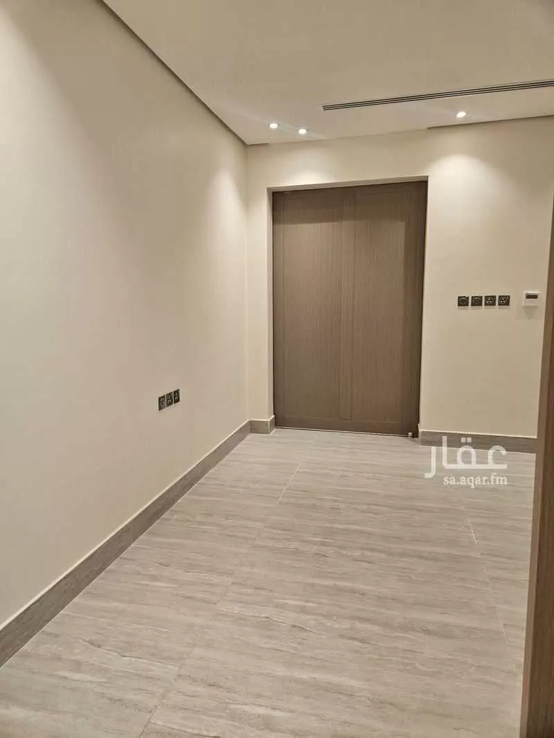 فيلا 7 غرف في السيف 4