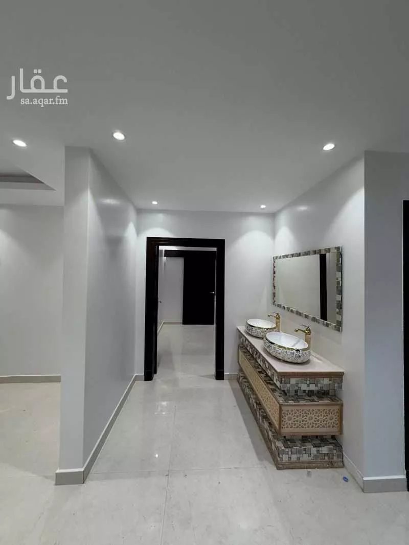 فيلا 5 غرف في العارض 4