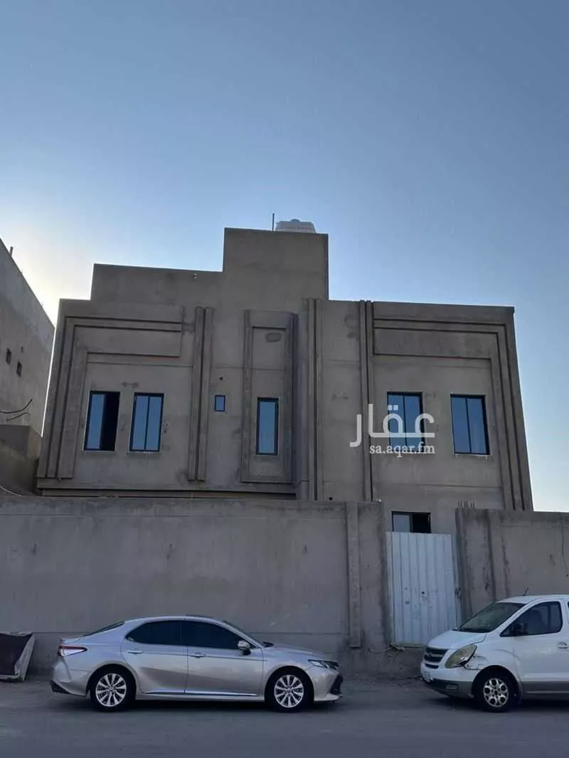 فيلا 7 غرف في الفروسية 2