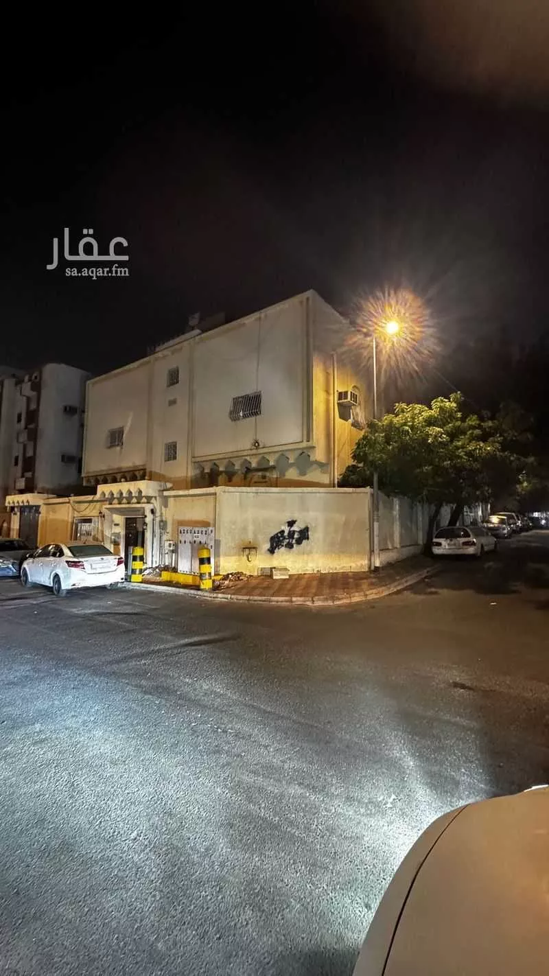 عمارة 400 م² في الجامعة 5