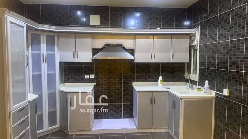 شقة 3 غرف في الملقا 4