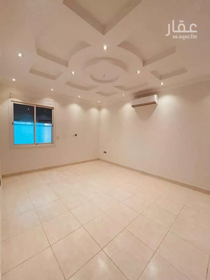 شقة 4 غرف في عرقة 1