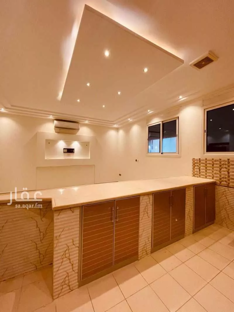 شقة 4 غرف في عرقة 2