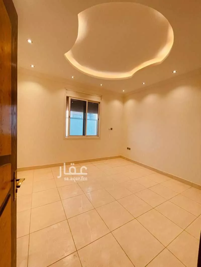 شقة 4 غرف في عرقة 3