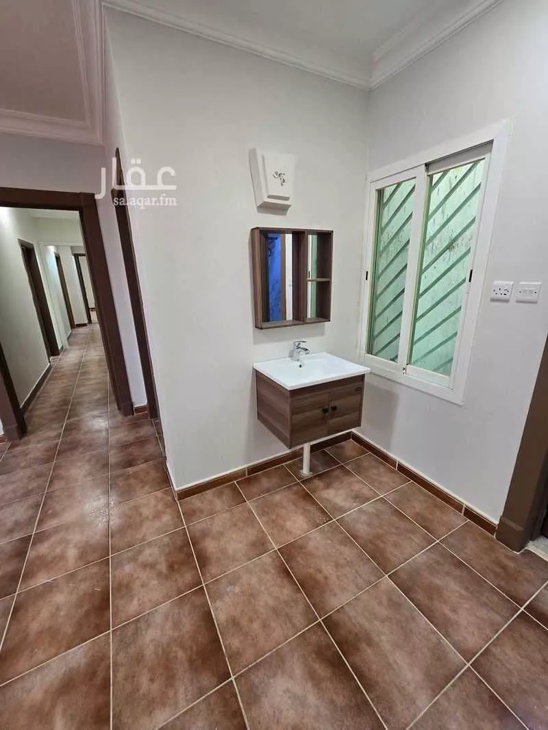 شقة 4 غرف في المرسلات 5