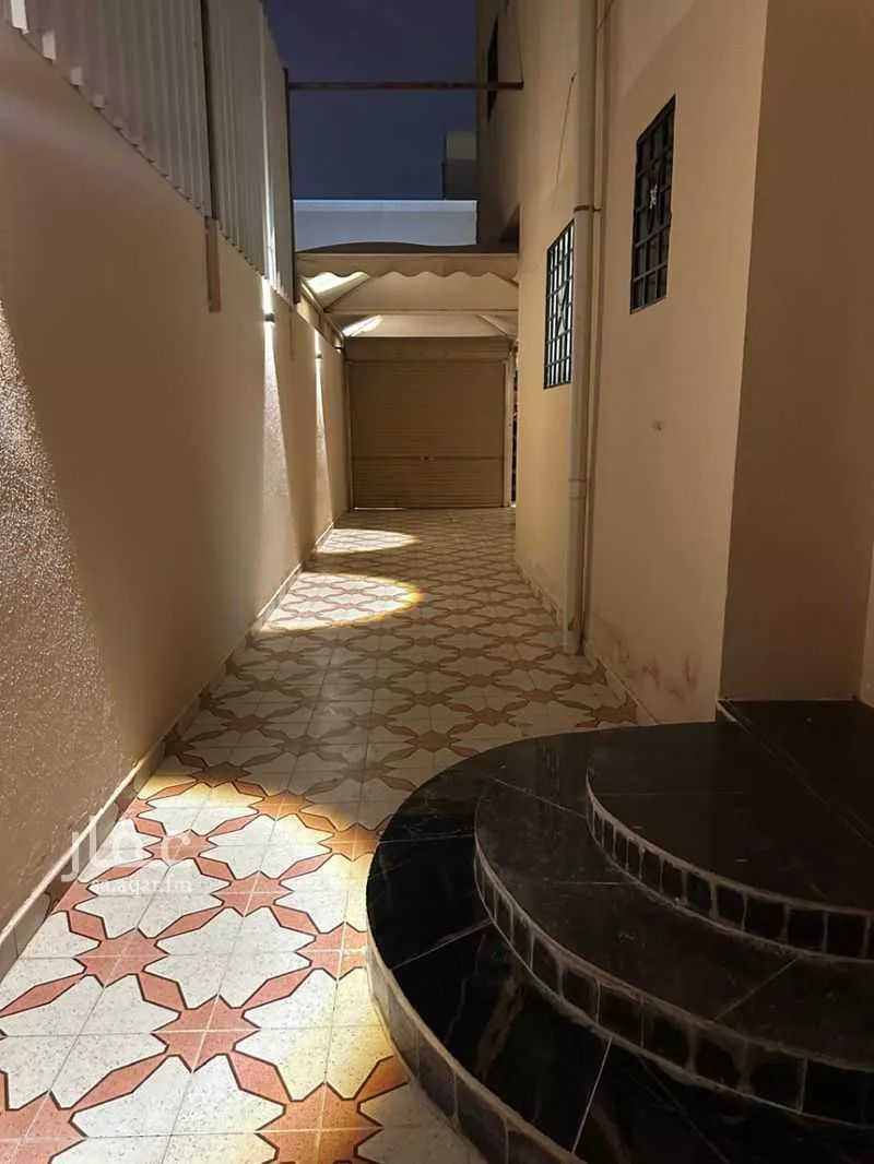 5 bedroom floor in Irqah 5
