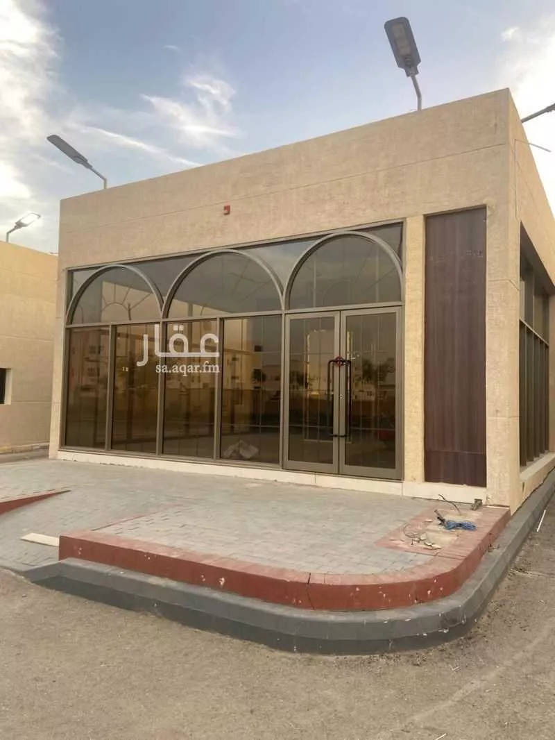 محل 120 م² في الحزم 1