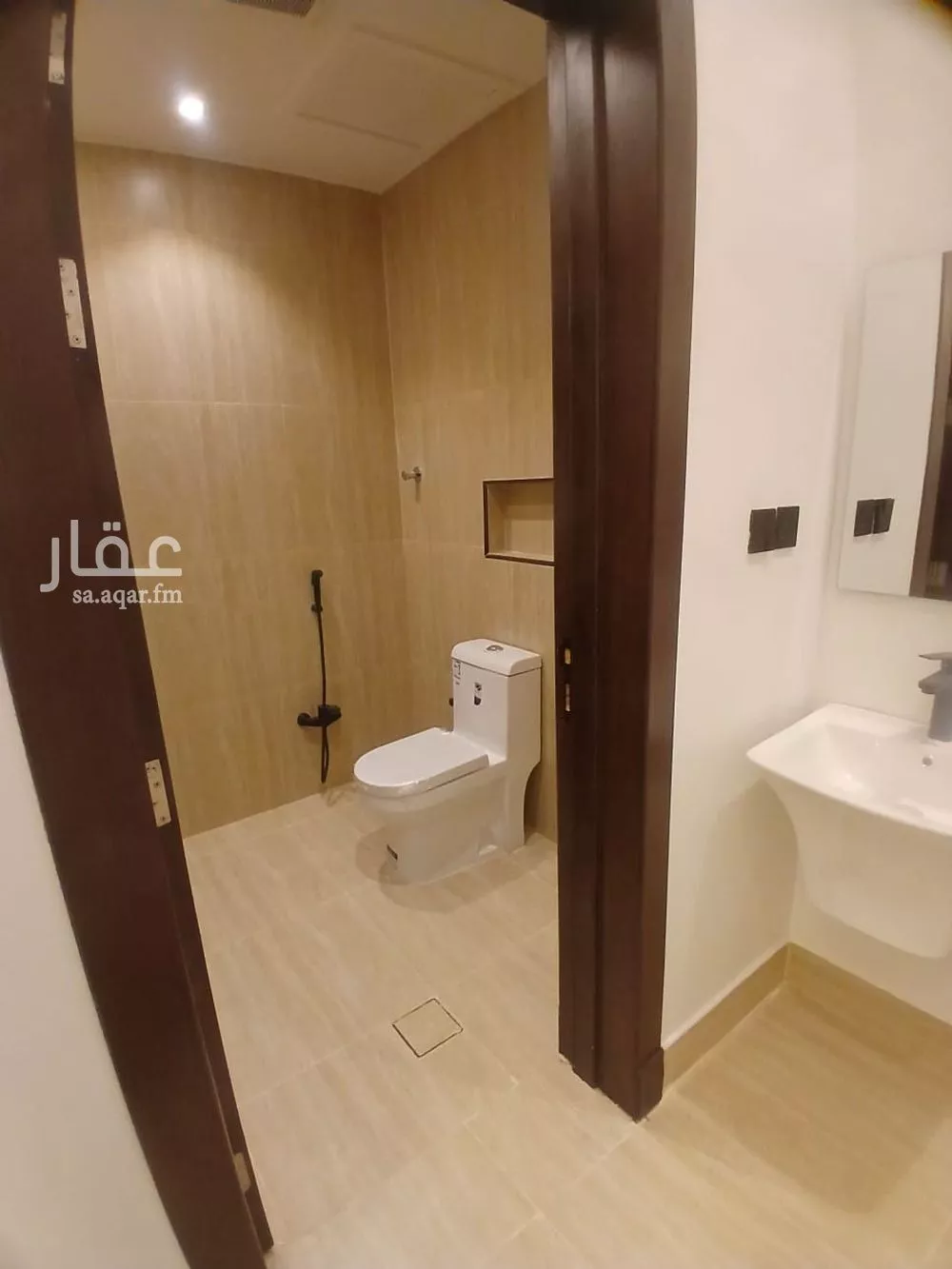 6 bedroom villa in Dhahrat Namar, Riyadh 5