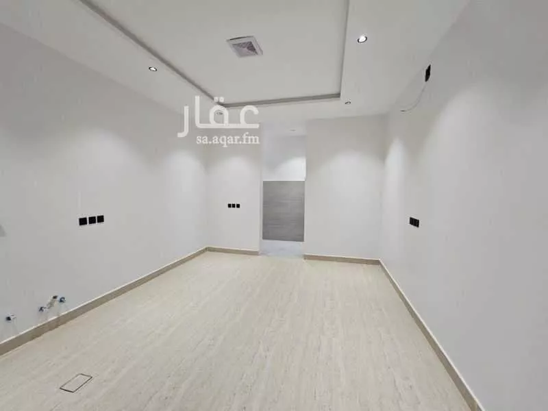 فيلا 7 غرف في الشرق 4