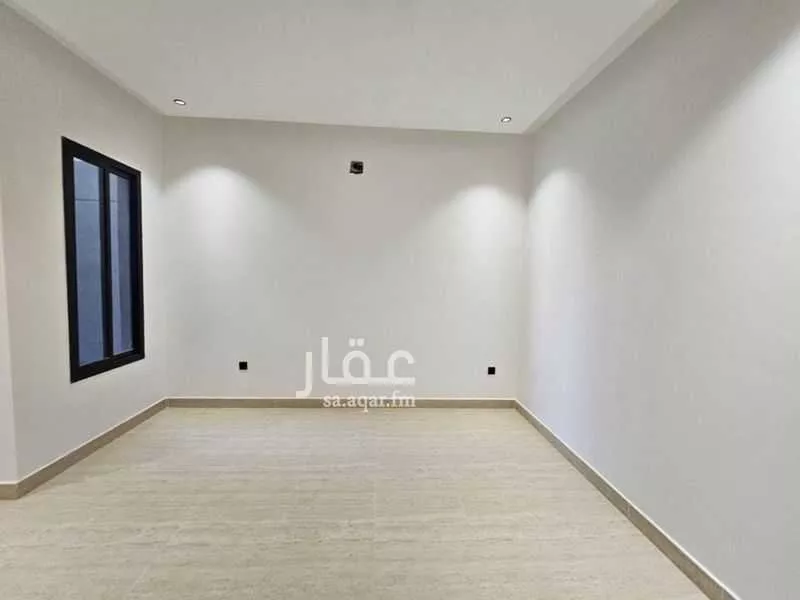 فيلا 7 غرف في الشرق 3