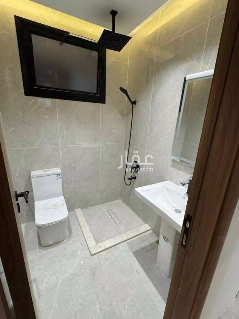 4 bedroom apartment in Shawran, Madinah 6