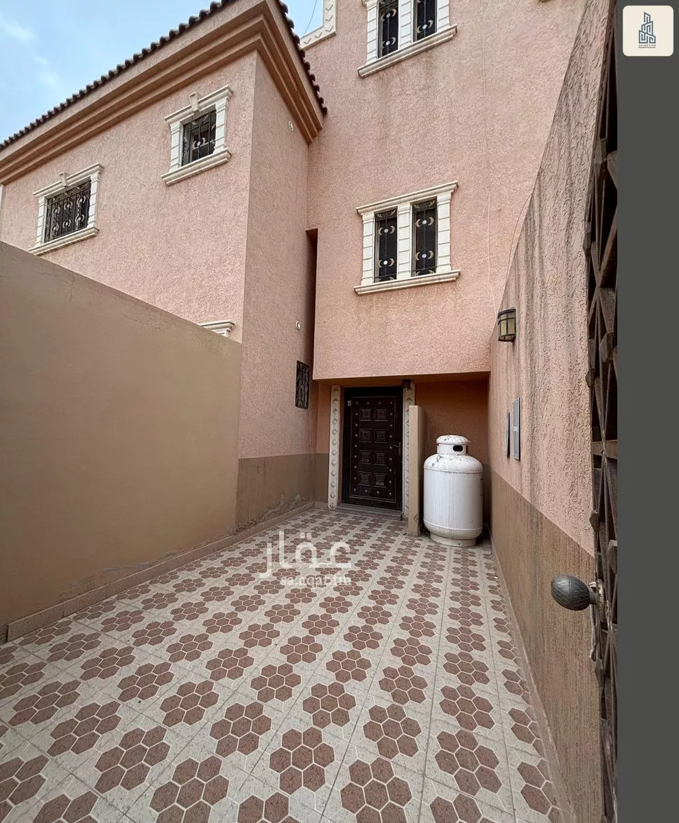 فيلا 10 غرف في الوادي 2