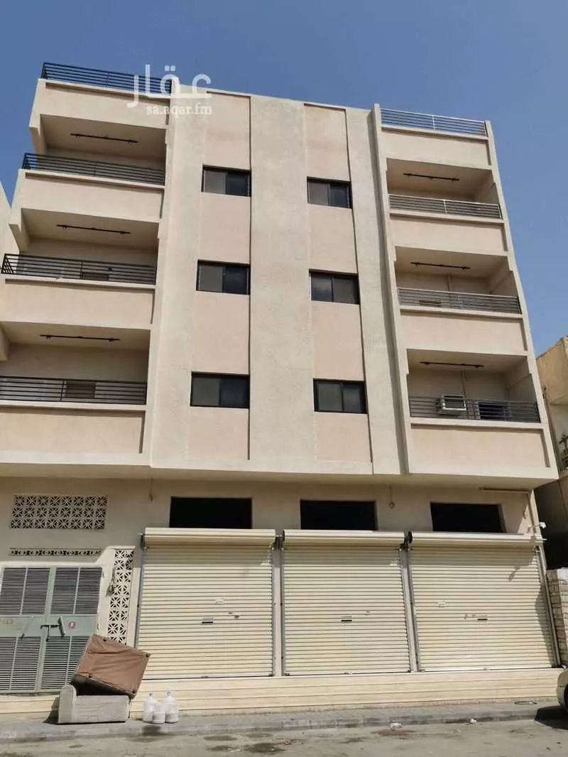 325 sqm building in Al Badiyah 1