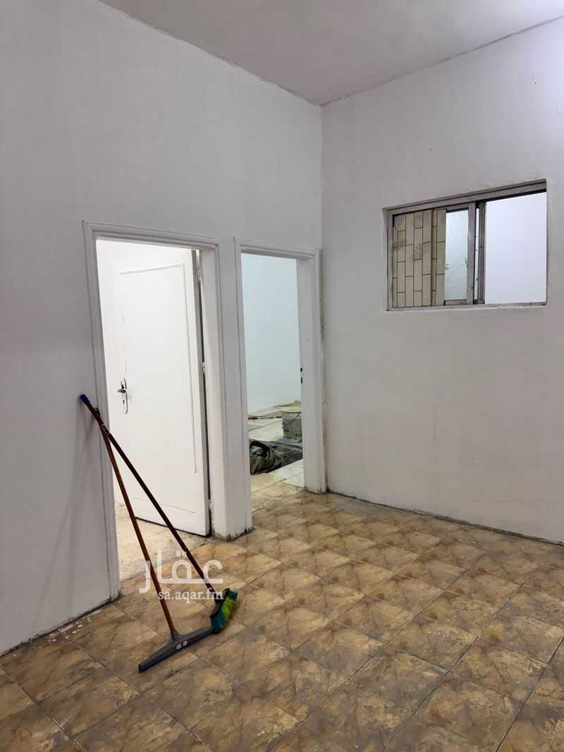 1 bedroom building in Ghubairah, Riyadh 3