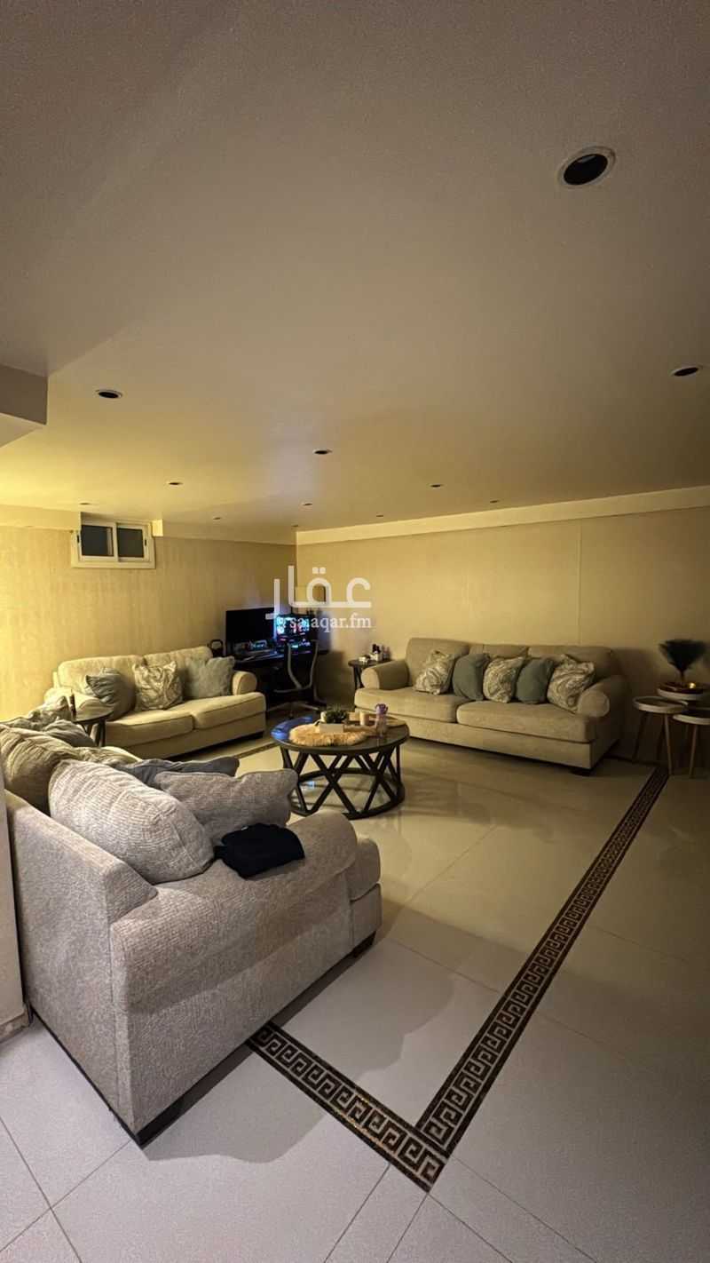 7 bedroom villa in King Abdul Aziz, Riyadh 7
