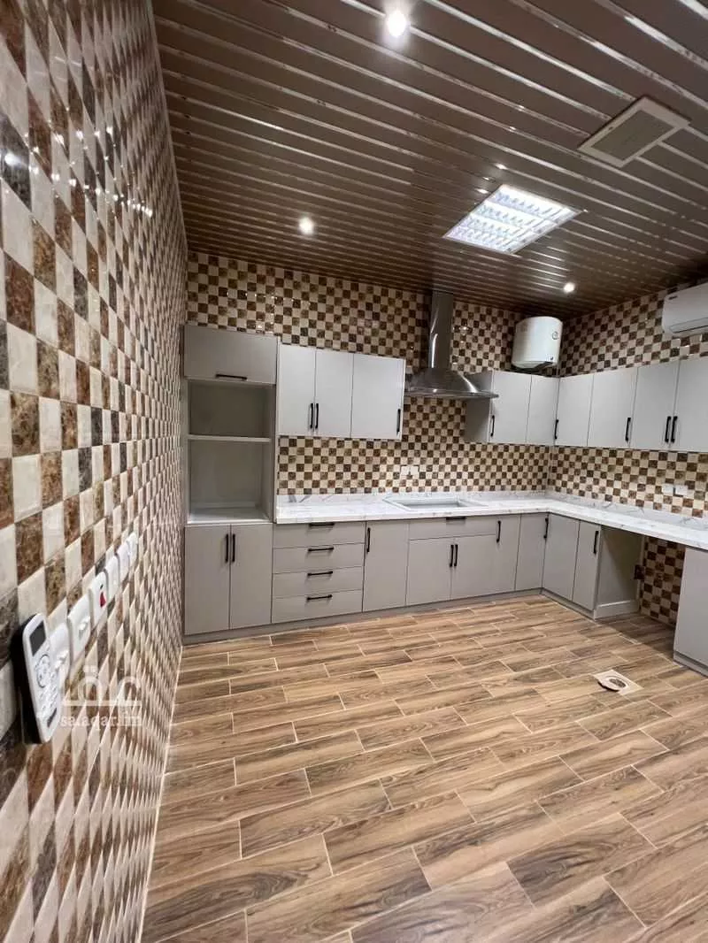 6 bedroom villa in Al Uraija Al Wusta, Riyadh 10