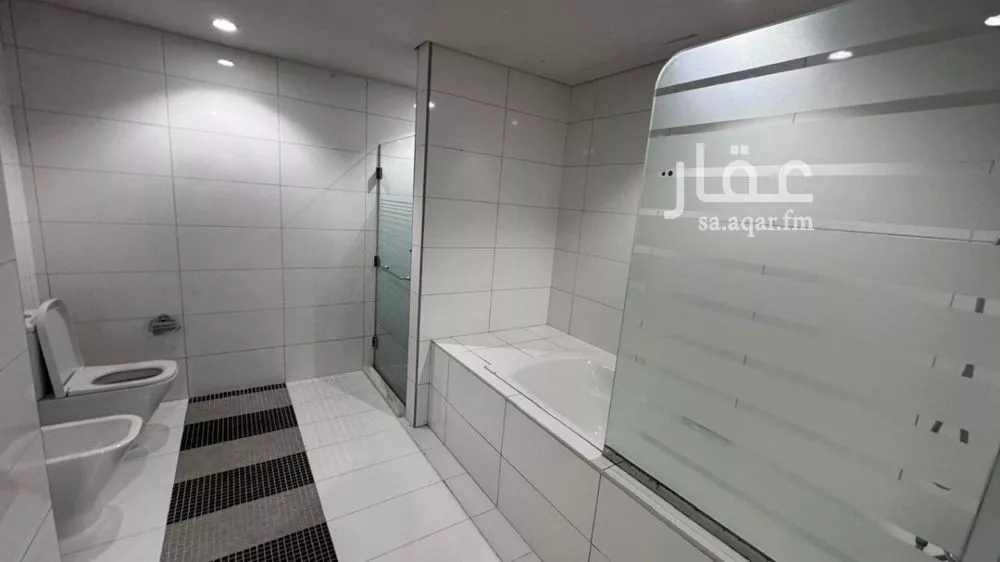 4 bedroom apartment in Al Shati, Jeddah 7