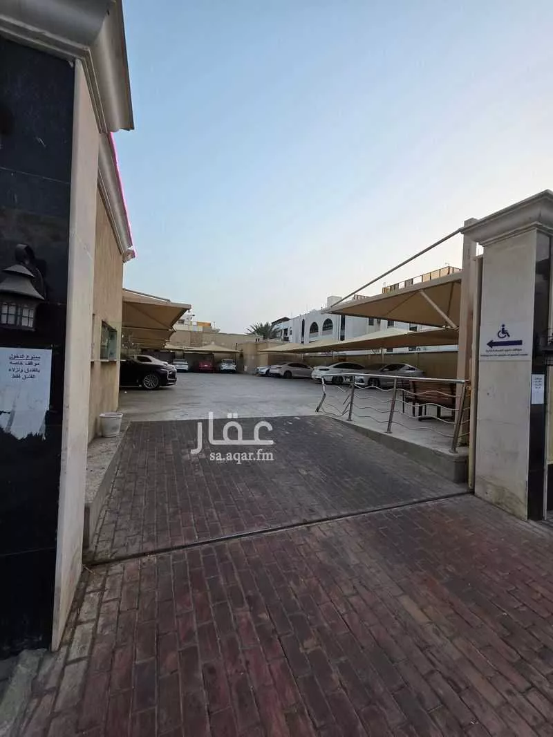 1379 sqm building in Bani Malik 3