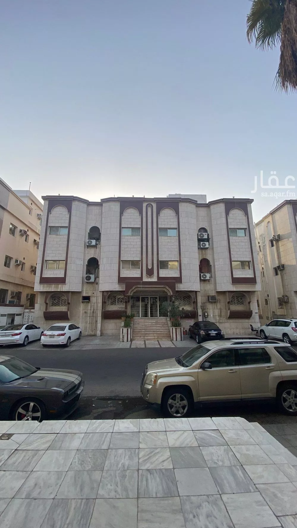 عمارة 800 م² في الفيصلية 5